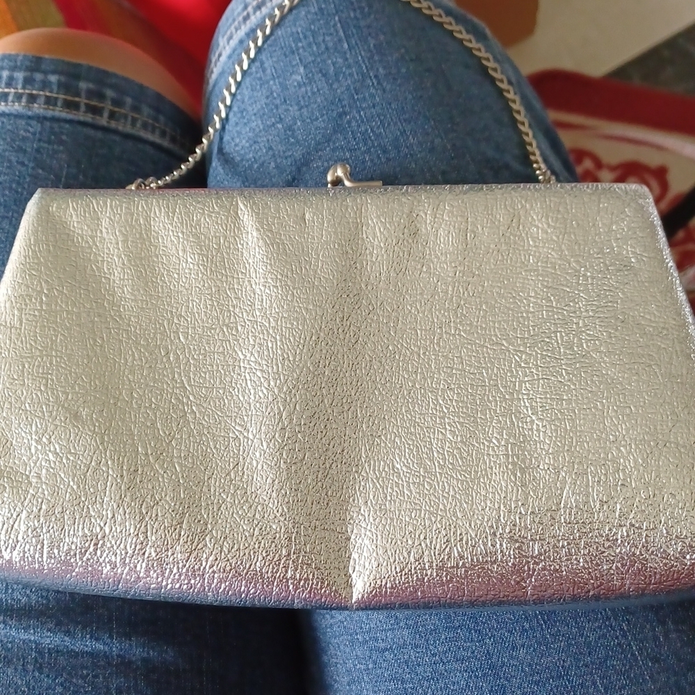 Vintage Harry Levine HL metallic silver drop chain clutch kiss clasp estate find